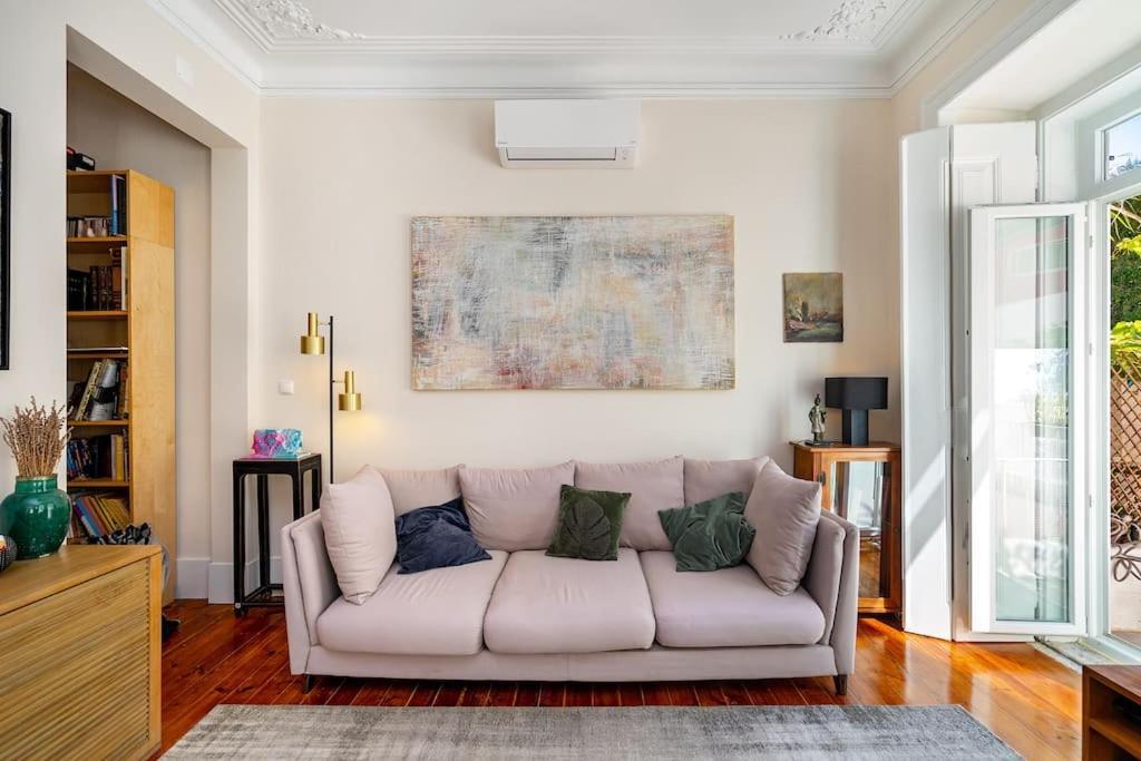 Flat Art - Luxury With Private Pool & Garden Apartment