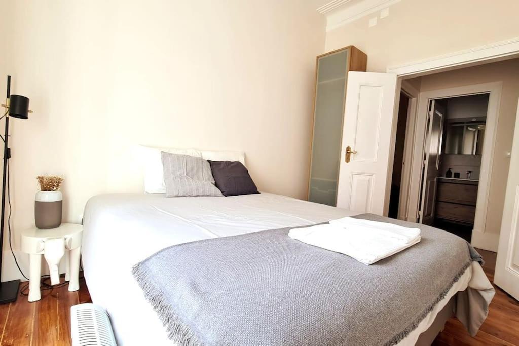 Apartment Flat Art - Luxury With Private Pool & Garden
