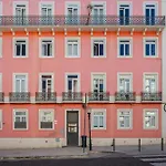 Lisbon Design Flat, Luxury, 7 People, Pool & Garden